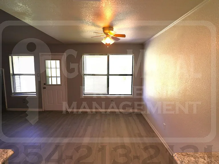 910 Frontier Trl — Photo 4
