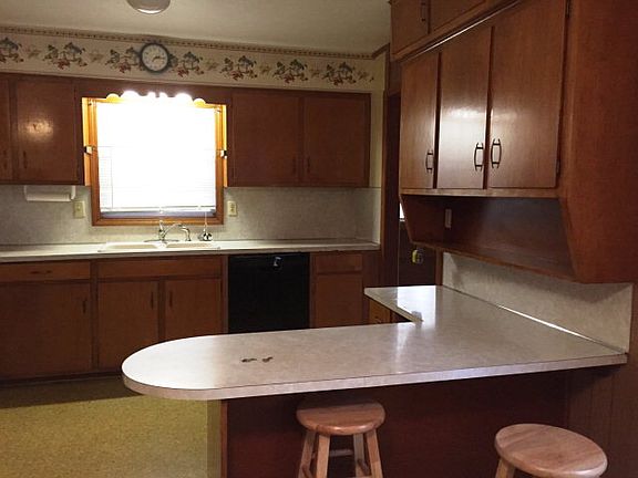 2nd image of 5938 Lawson St