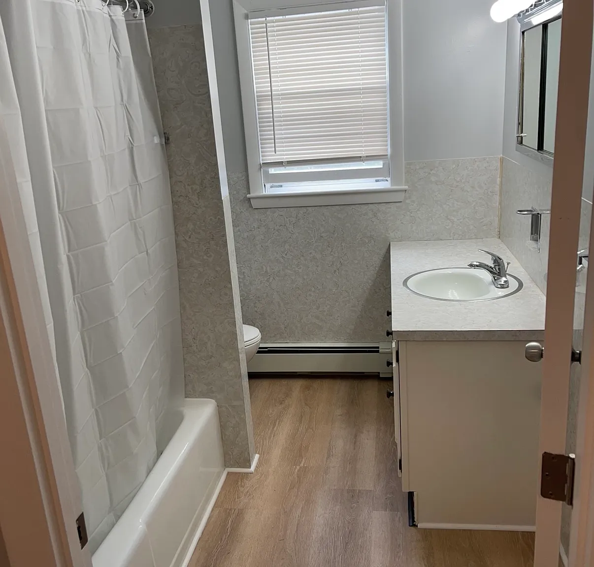 2 bed, 850 sqft, $1,795 — Photo 2