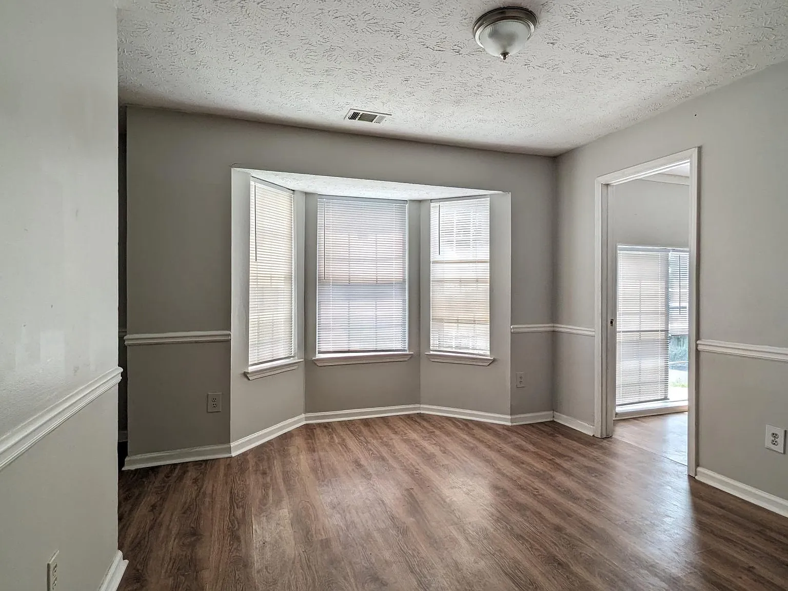 4 bed, 1674 sqft, $1,900 — Photo 2
