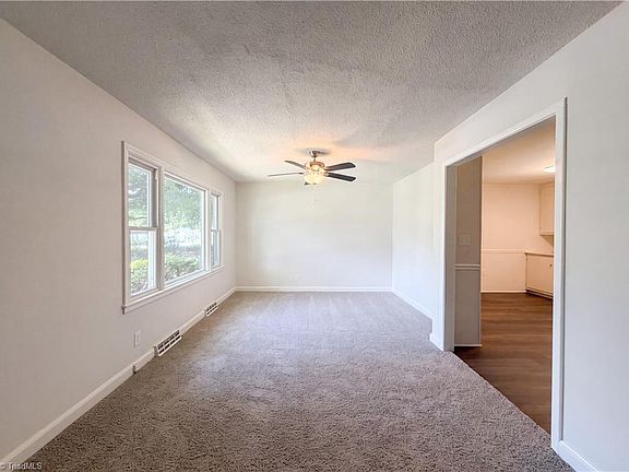 5th image of 1613 Larkin St