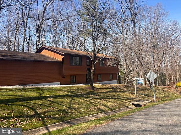 2nd image of 3160 Rolling Rd