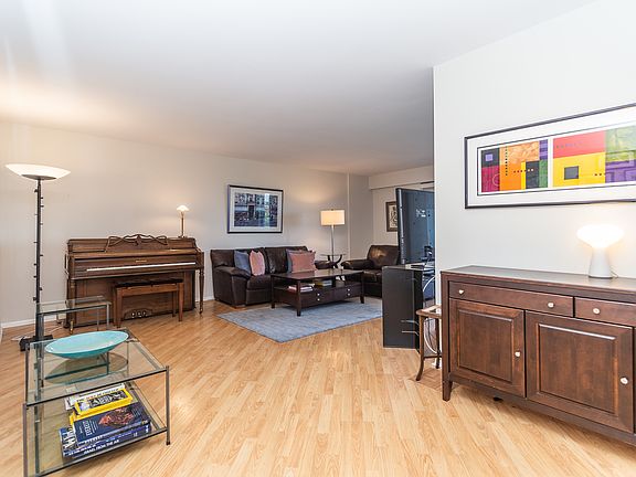 5th image of 7033 N Kedzie Ave APT 713