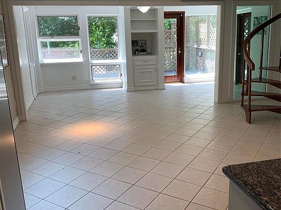 5th image of 8986 Chatsworth Dr #8986