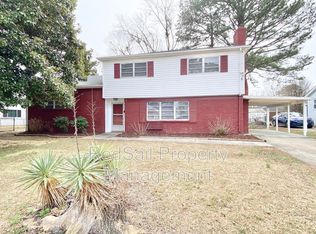 9 Shirley Dr, Hampton, VA 23666