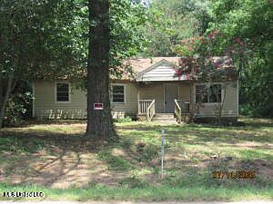 1st image of 1104 McCluer Rd