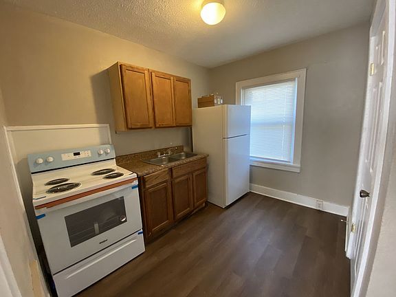 5th image of 419 Belmont Ave APT 5