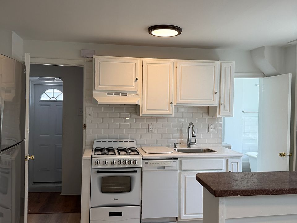 1st image of 613 S 8th St Floor 2
