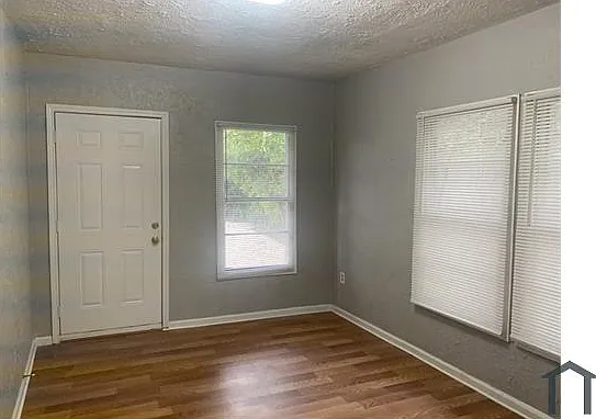 3 bed, 1200 sqft, $1,450 — Photo 4