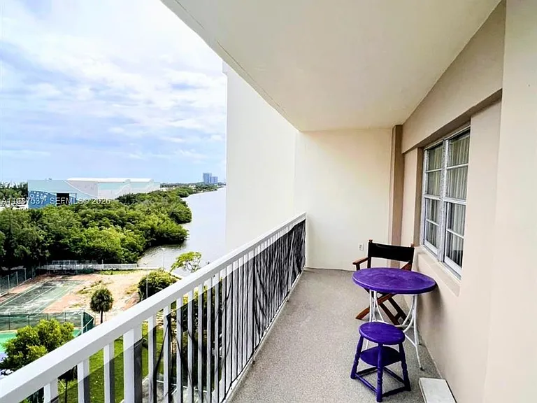 300 Bayview Dr #915 — Photo 12