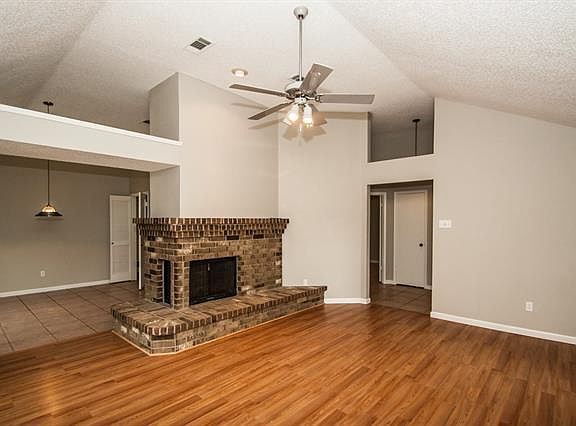 4th image of 304 Malone Dr