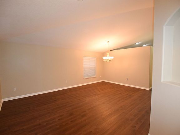 2nd image of 19265 Fishermans Bend Dr