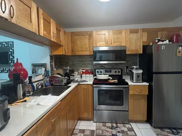 19771 SW 114th Ave APT 329, Miami, FL 33157