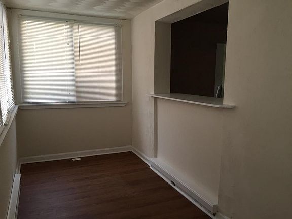 3rd image of 2607 Beachmont Ave