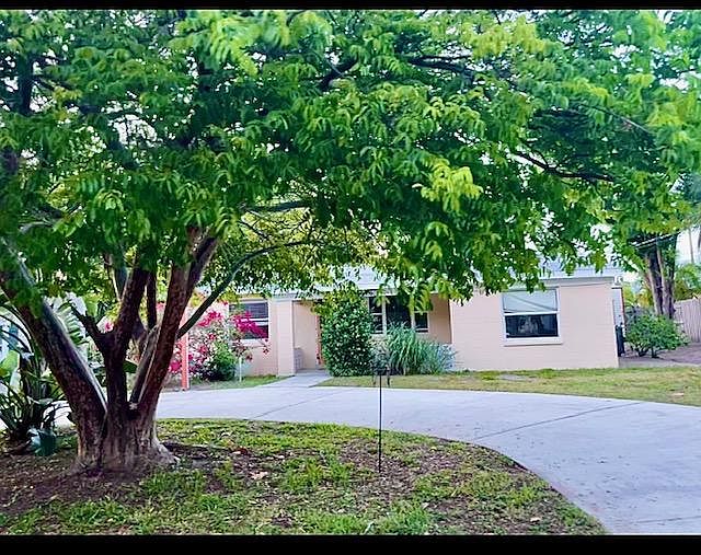 1st image of 114 Delespine St
