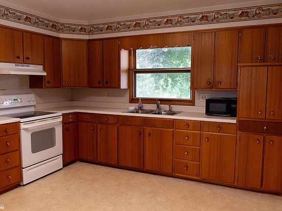 5th image of 706 NE 6th St