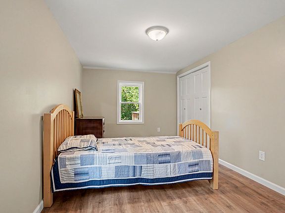 3rd image of 22 Ridge Rd