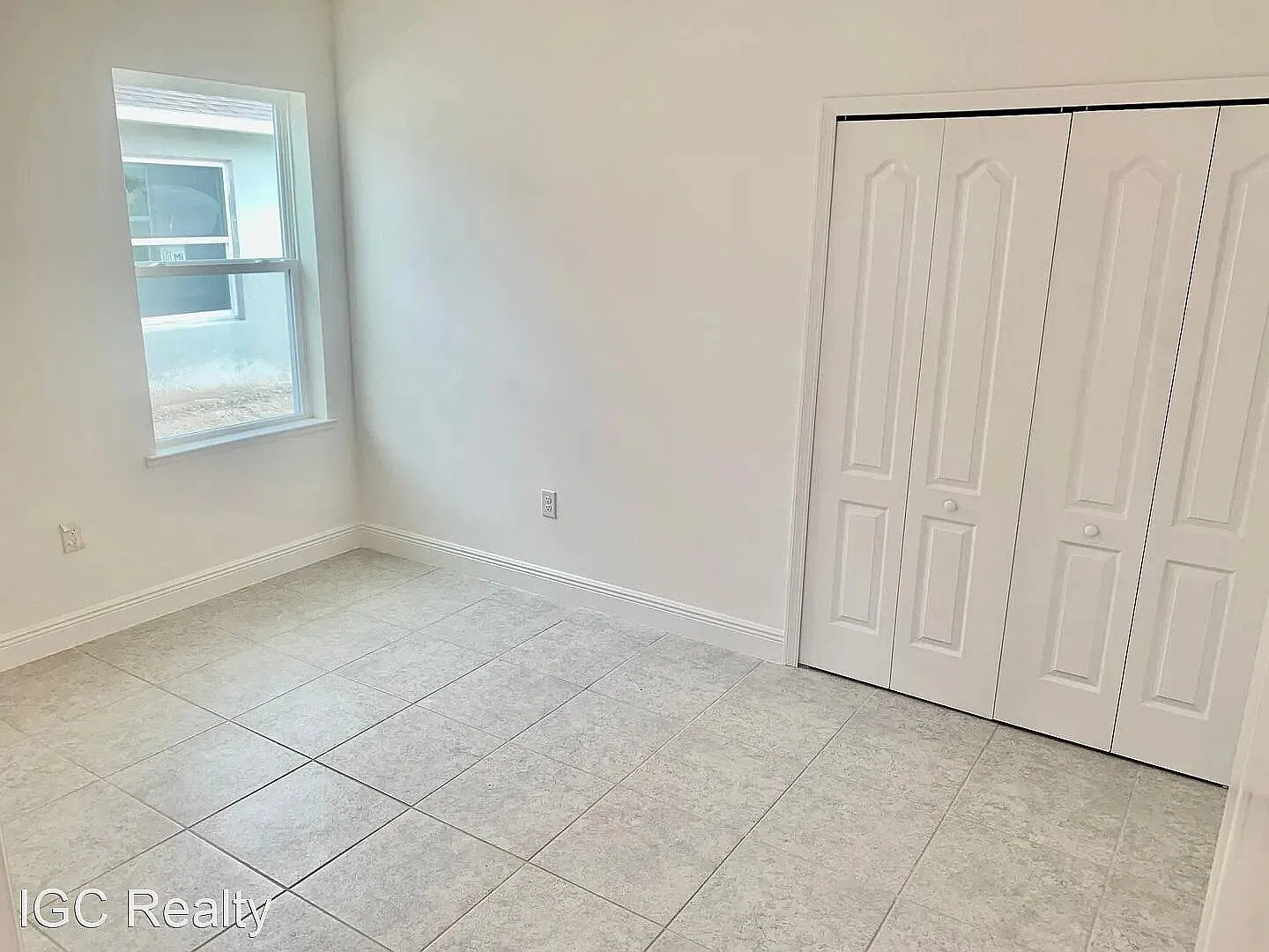 3 bed, 2.0 bath, 1978 sqft, $2,000 — Photo 4