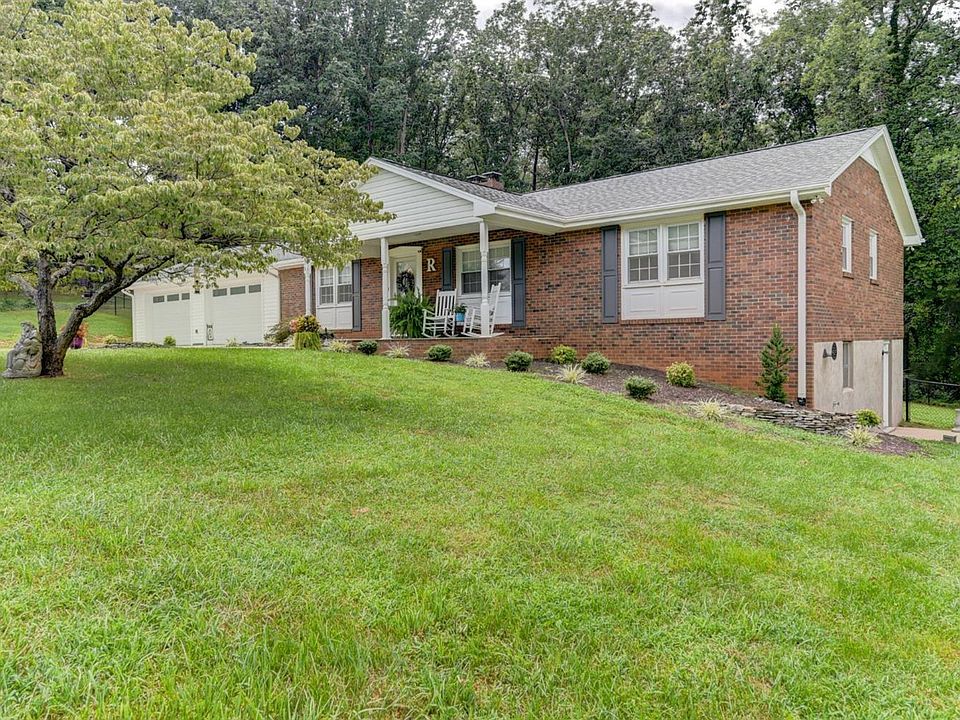 1st image of 115 Hollyberry Dr