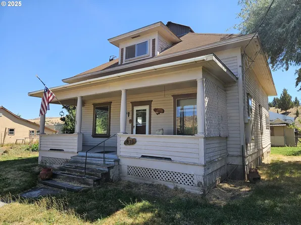 625 7th St, Fossil, OR 97830