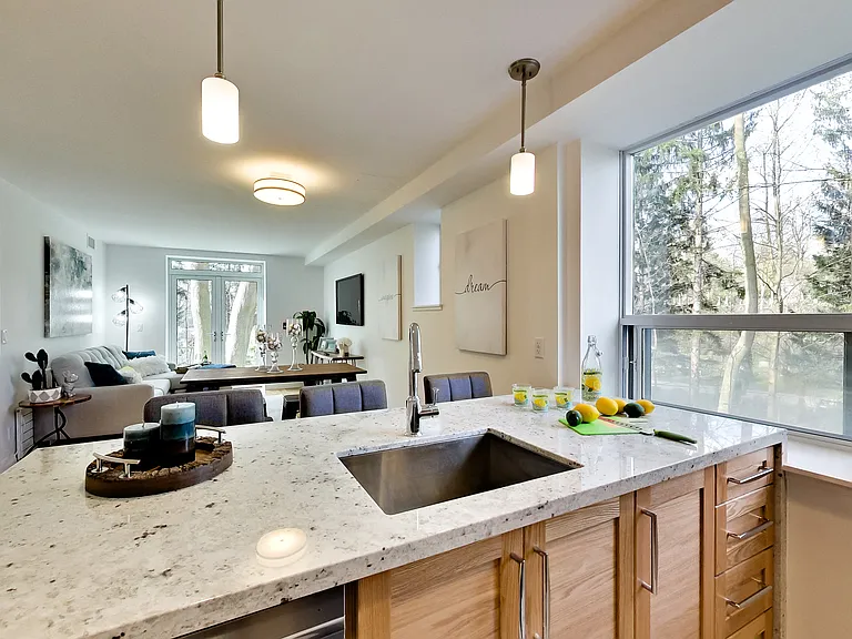 42 Glen Elm Ave #206 — Photo 76