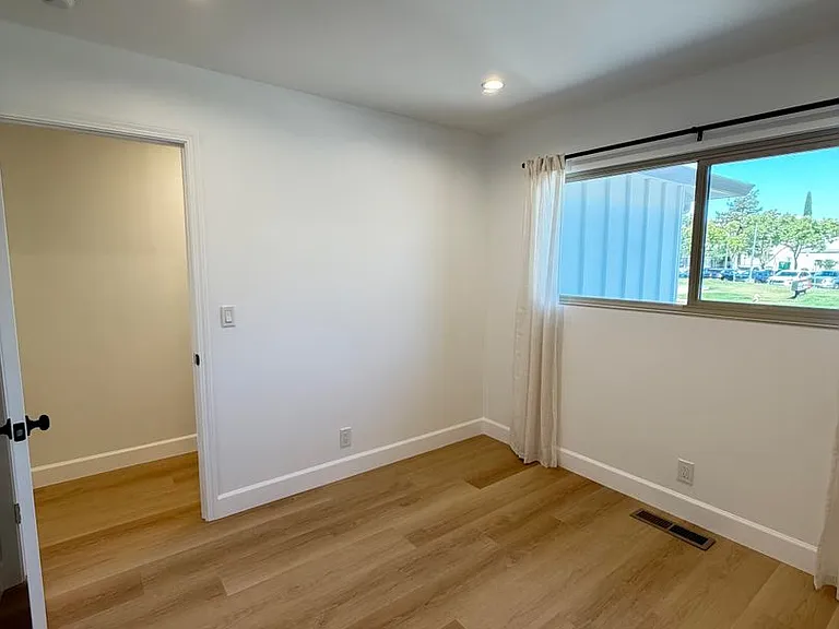 9887 Broadmoor Dr — Photo 27