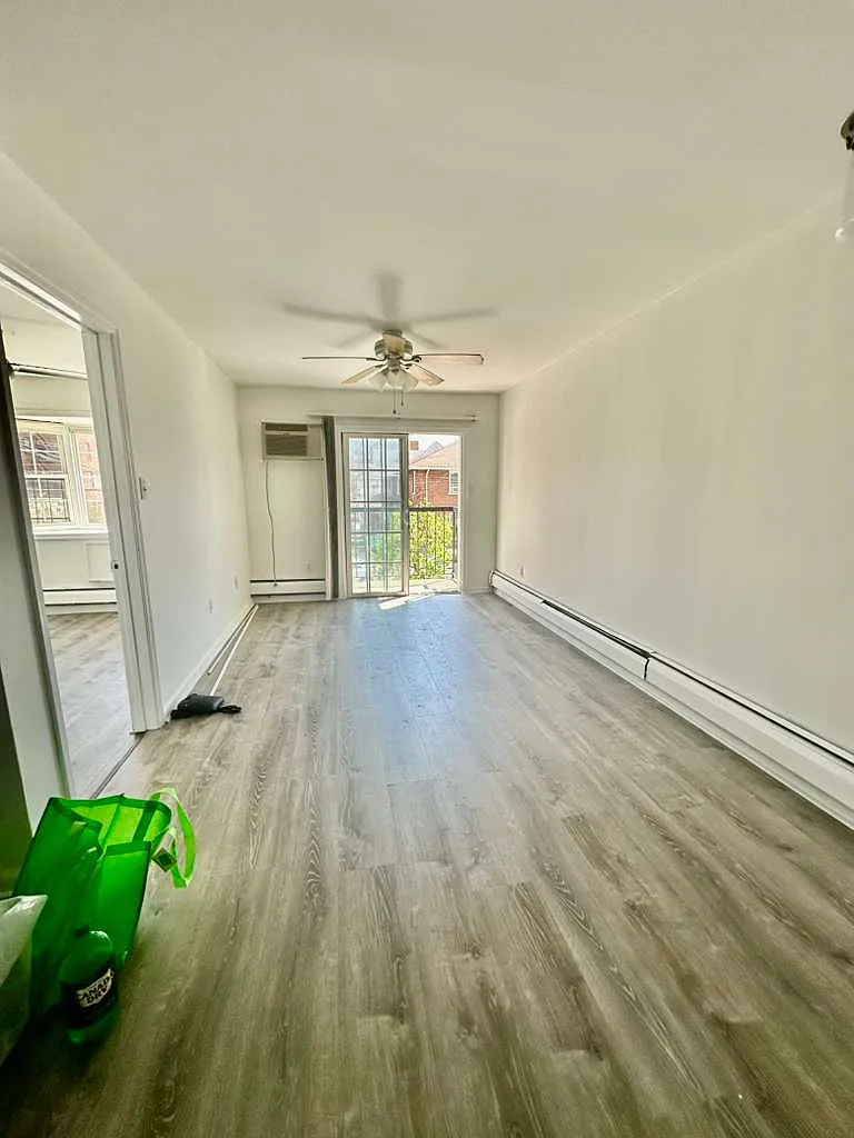 Building Photo - 13-04 Dinsmore Ave #2