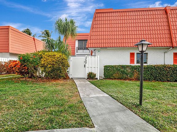 2nd image of 2732 Yale Lane #2732