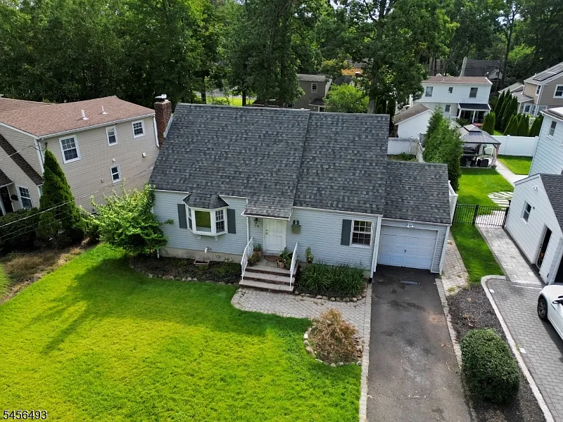 4 bed, 2.0 bath, 1379 sqft, $3,500 — Photo 1