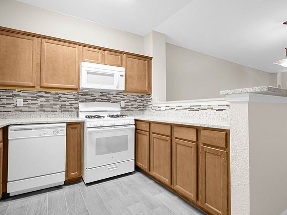 4th image of 3150 N Yarbrough Dr
