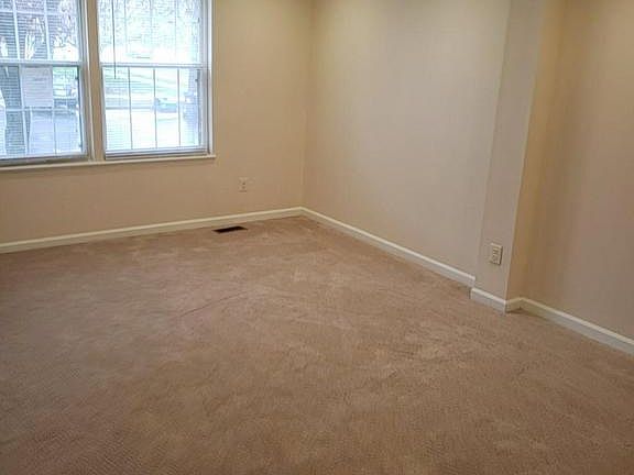 3rd image of 12923 Augustus Ct