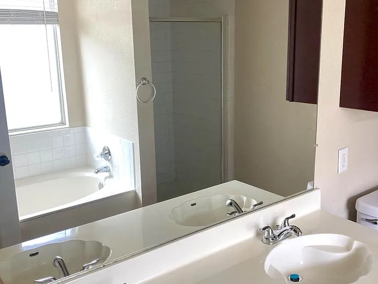 7915 Avellano — Photo 10