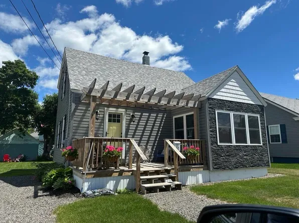 27 Maple Street, Millinocket, ME 04462