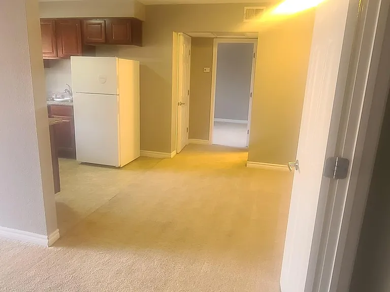 5061 River Glen Dr #70 — Photo 2