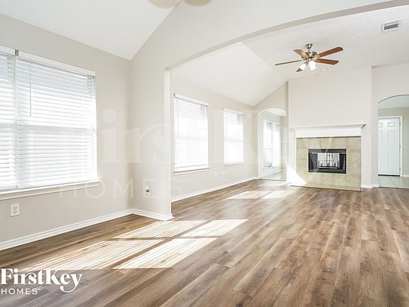 5th image of 317 Leisure Ln