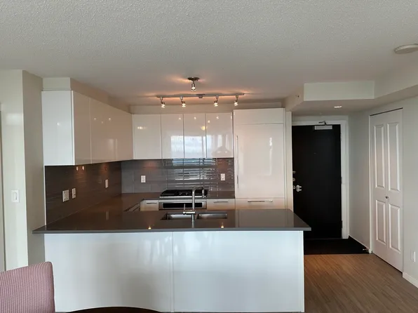 6658 Dow Ave #3102, Burnaby, BC V5H 0C7