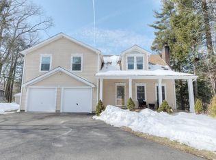 28 Woodcock Ct, Feeding Hills, MA 01030
