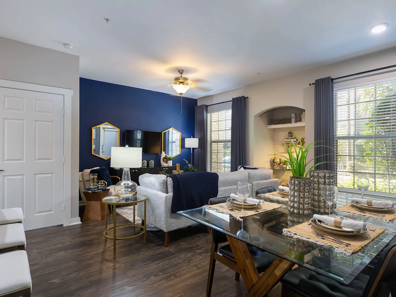 Lakefront Villas — Photo 3