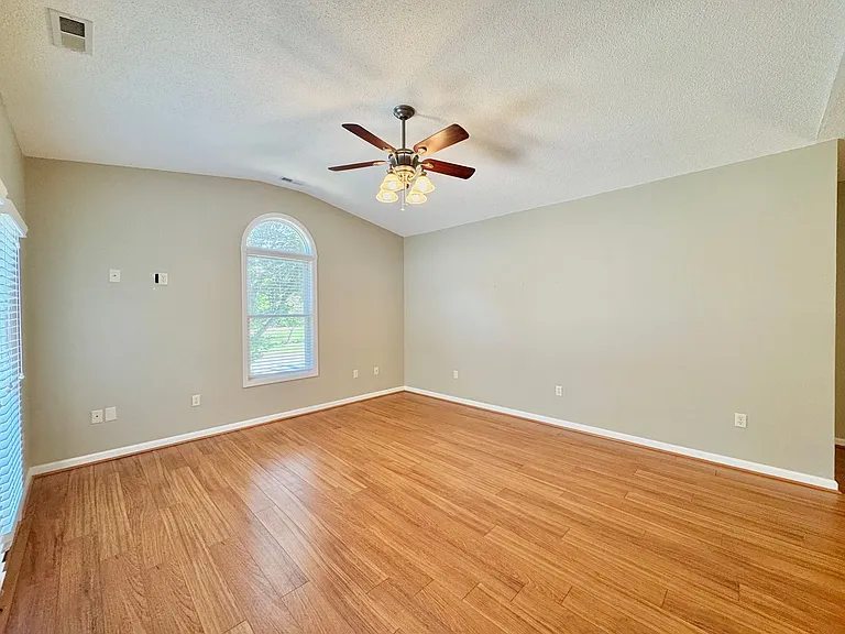 226 Beaver Creek Dr — Photo 4