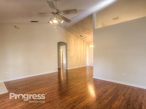 3rd image of 834 Cherry Laurel St