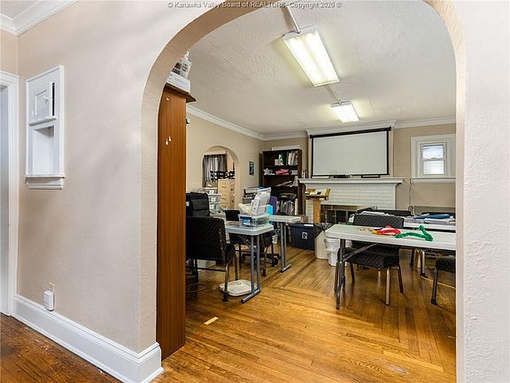 4th image of 1413 Bigley Ave