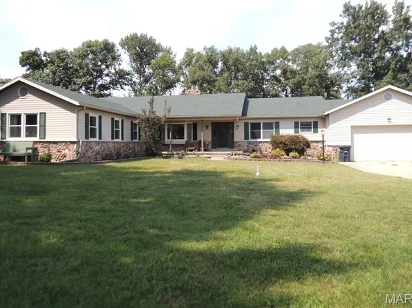 4 Willow Circle Dr, Greenville, IL 62246