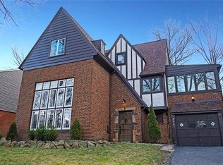 2567 Ashurst Rd, University Heights, OH 44118