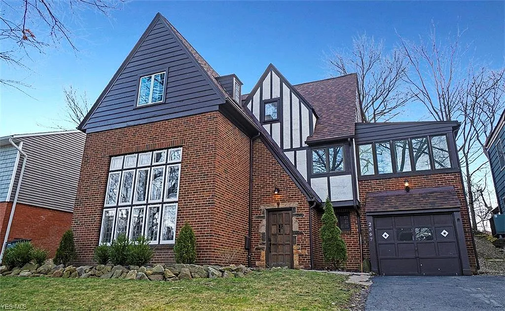 2567 Ashurst Rd photo 1