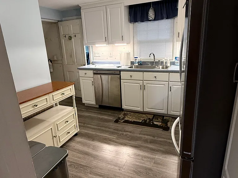 54 Harding Ave — Photo 9