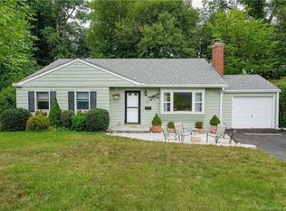 40 Hartwell Rd, West Hartford, CT 06117