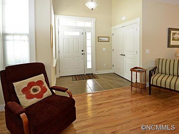 Tiled Entry with Closet!!!