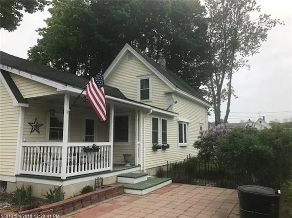 11 Kenward Dr, Farmingdale, ME 04344