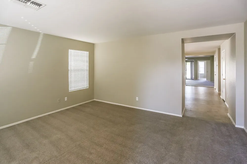3 bed, 2.0 bath, 1759 sqft, $2,090 — Photo 3