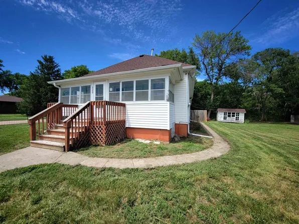 620 River St, Gibbon, NE 68840
